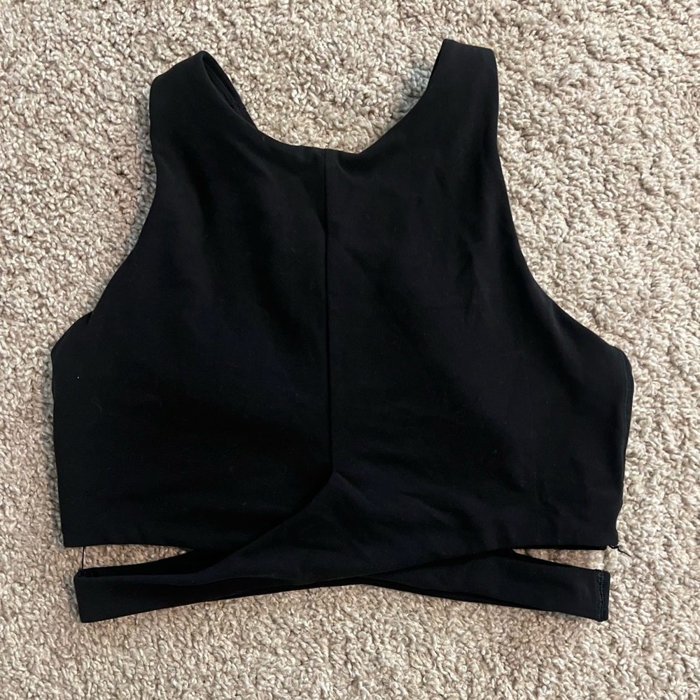 Black Athleta workout crop top - Size medium